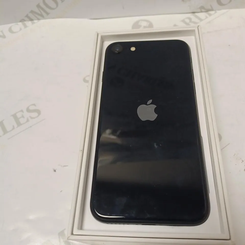 APPLE IPHONE SE SMARTPHONE 