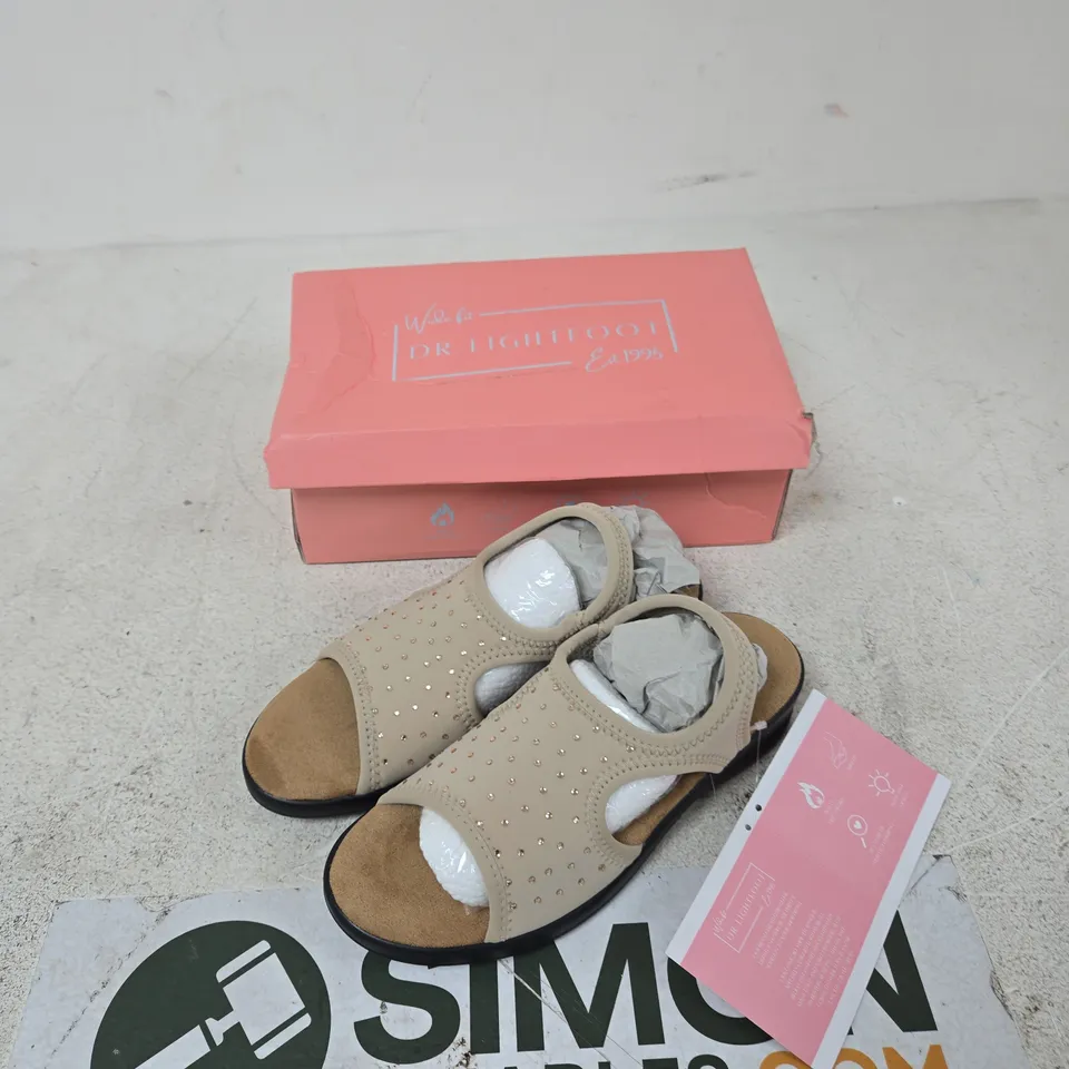 DR LIGHTFOOT JENNY TAUPE WIDE FIT SANDALS – UK 4