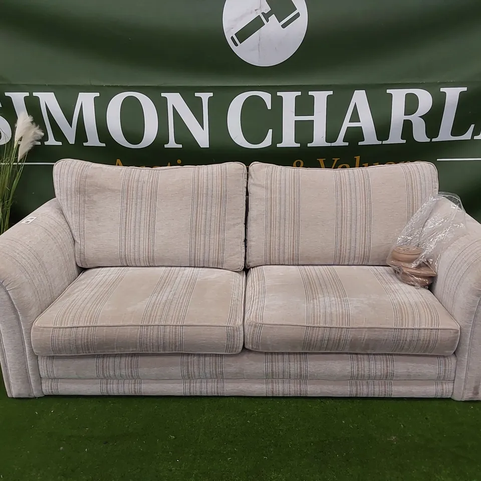 DESIGNER FABRIC UPHOLSTERED TRADITIONAL 3-SEATER SOFA