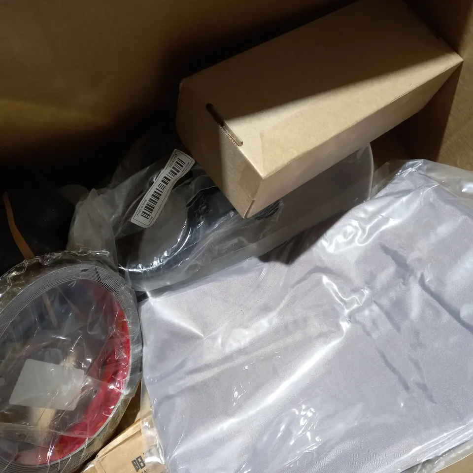 APPROXIMATELY 10 ASSORTED HOUSEHOLD ITEMS TO INCLUDE SLAZENGER TENNIS BALLS, KNIFE FOR MINERAL WOOL, WARDROBE DEHUMIDIFIER 