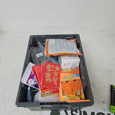 TOTE OF APPROXIMATELY 15 ASSORTED ITEMS TO INCLUDE: CARD SLEEVES AND PILL ORGANIZER