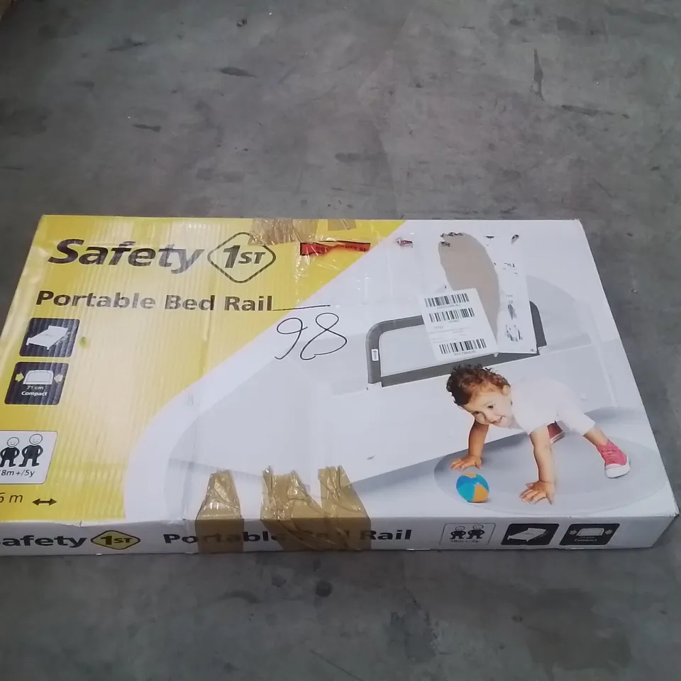 BOXED SAFETY 1ST PORTABLE BED RAIL