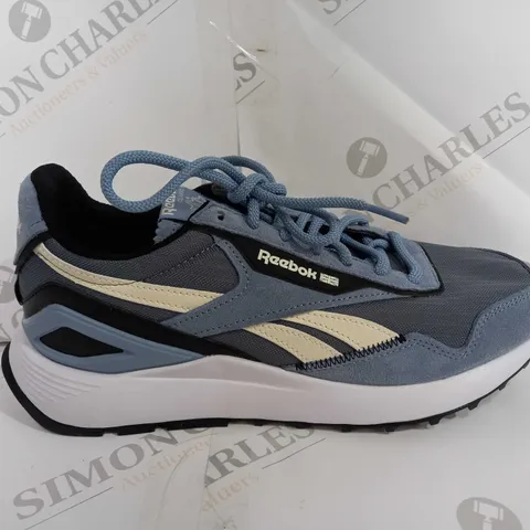 REEBOK CLASSIC TRAINER IN BLUE & TURQUOISE - UK 9