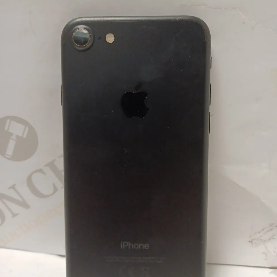 BOXED APPLE IPHONE 7 (A1778) IN BLACK