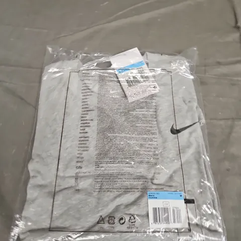 BAGGED NIKE LOGO TEE - SIZE M