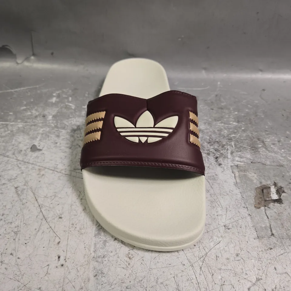 BOXED PAIR OF ADIDAS ADILETTE SLIDERS IN CREAM/BROWN SIZE UK 9