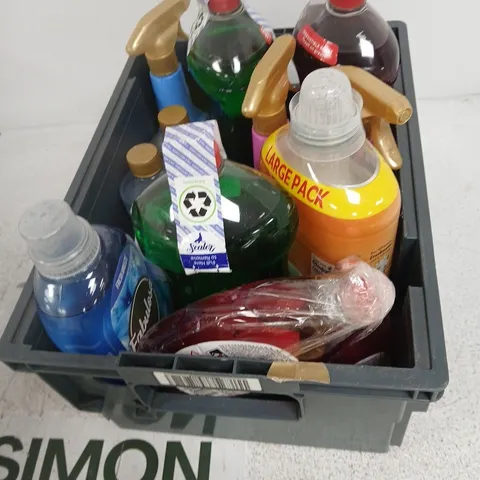 BOX OF APPROXIMATELY 10 HOUSEHOLD LIQUIDS INCLUDING WASHING UP LIQUID, FABRIC CONDITION ETC.