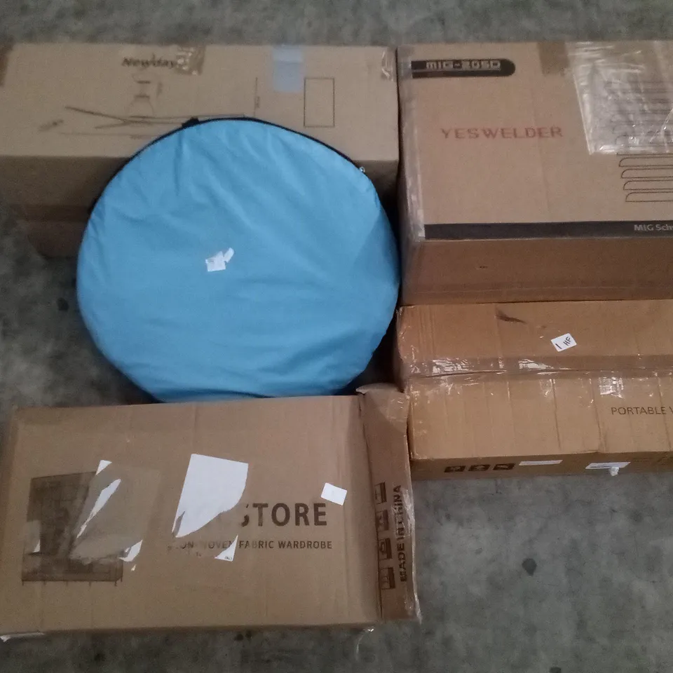 PALLET OF ASSORTED ITEMS INCLUDING ACCSTORE NON-WOVEN FABRIC WARDROBE, PORTABLE WARDROBE, POP UP TENT, LED CEILING LIGHTS, MIG WELDER 
