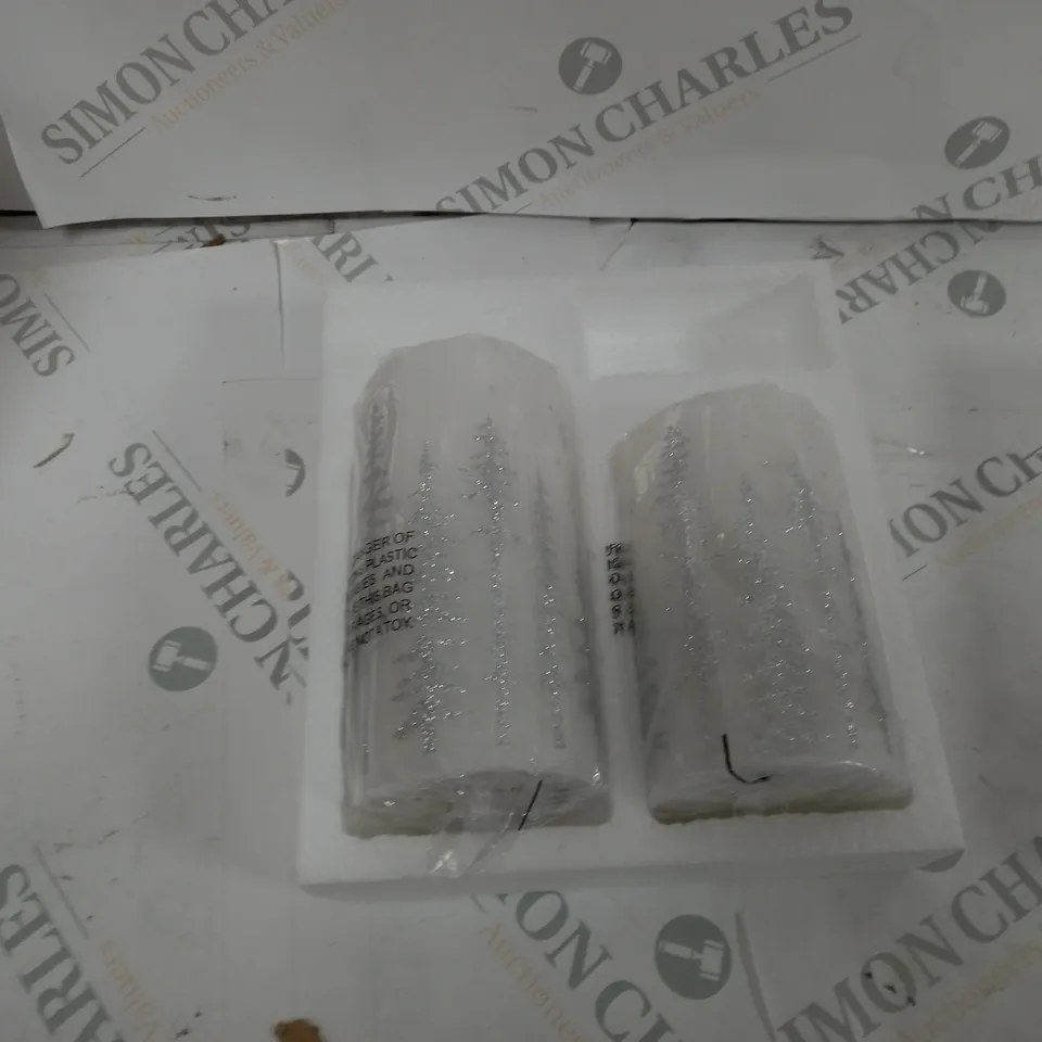 2 CHRISTMAS BATTERY POWERED CANDLES 