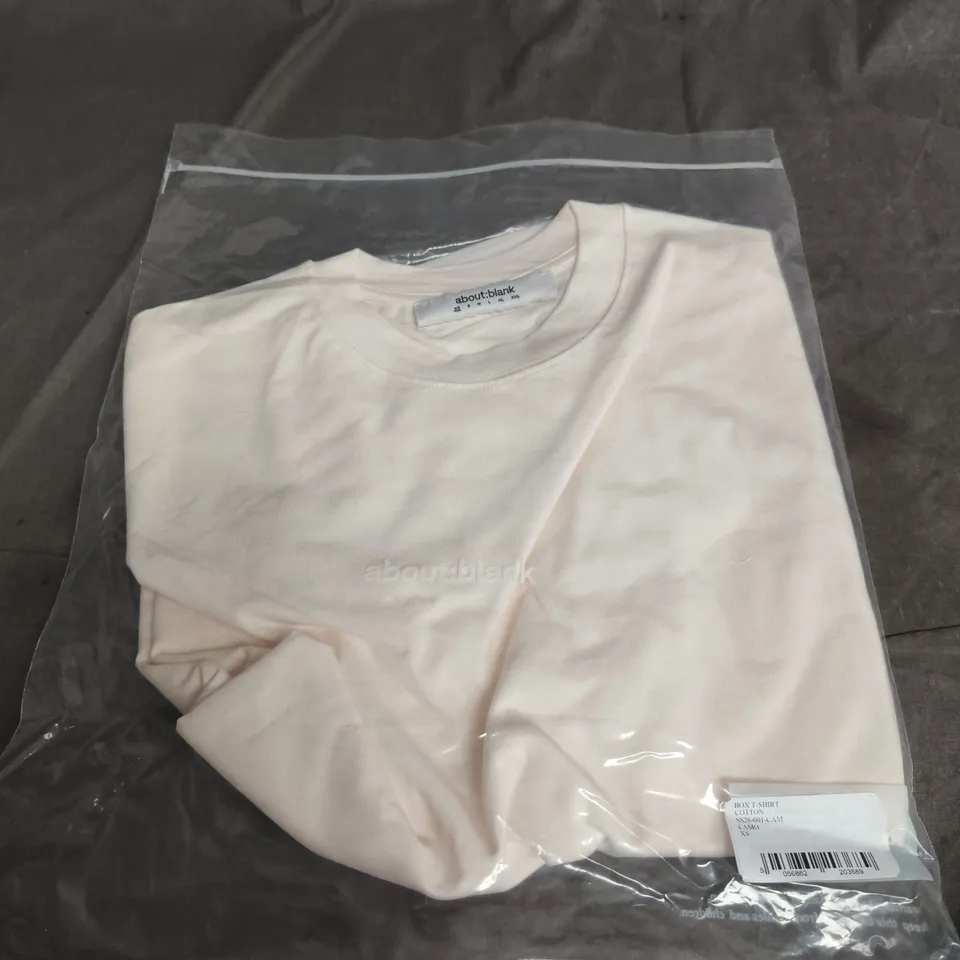 BAGGED ABOUT:BLANK BOX TEE - SIZE XS