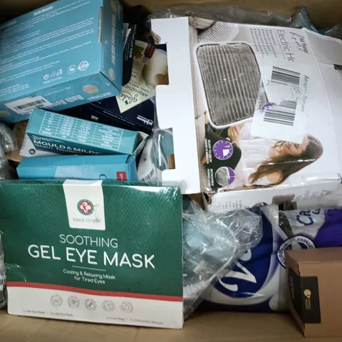 APPROXIMATELY 20 ASSORTED HOUSEHOLD PRODUCTS TO INCLUDE ELECTRIC HOT WATER BOTTLE, SOOTHING GEL EYE MASK, BATH BOMBS, ETC - COLLECTION ONLY