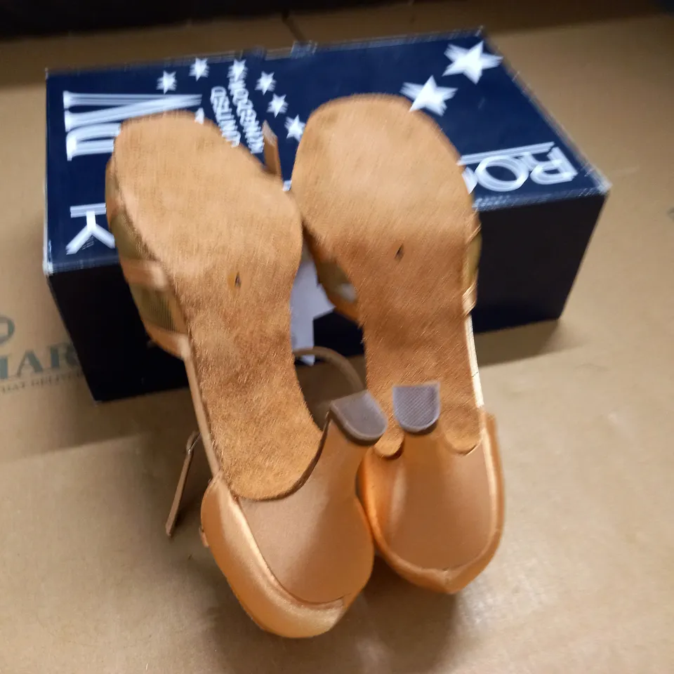 ROCH VALLEY HEELED SHOES - ADULT 4