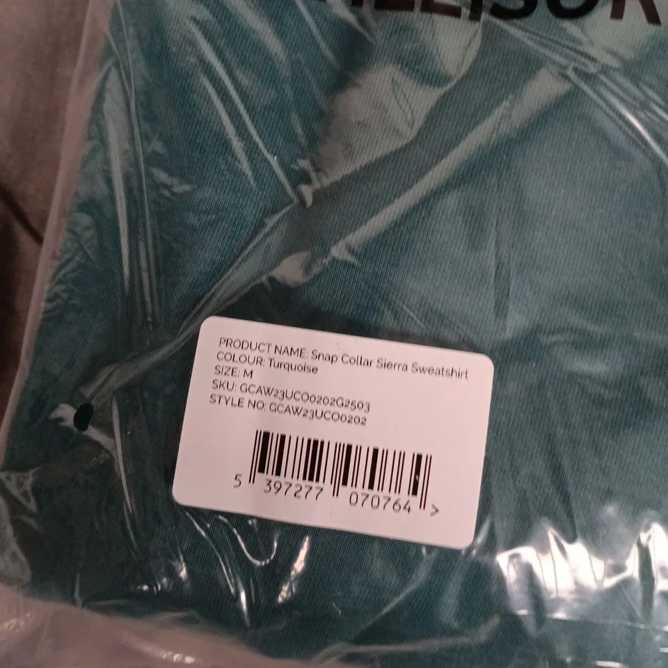 BAGGED GYM+COFFE SIERRA SNAP COLLAR SWEATSHIRT – TURQUOISE – SIZE M