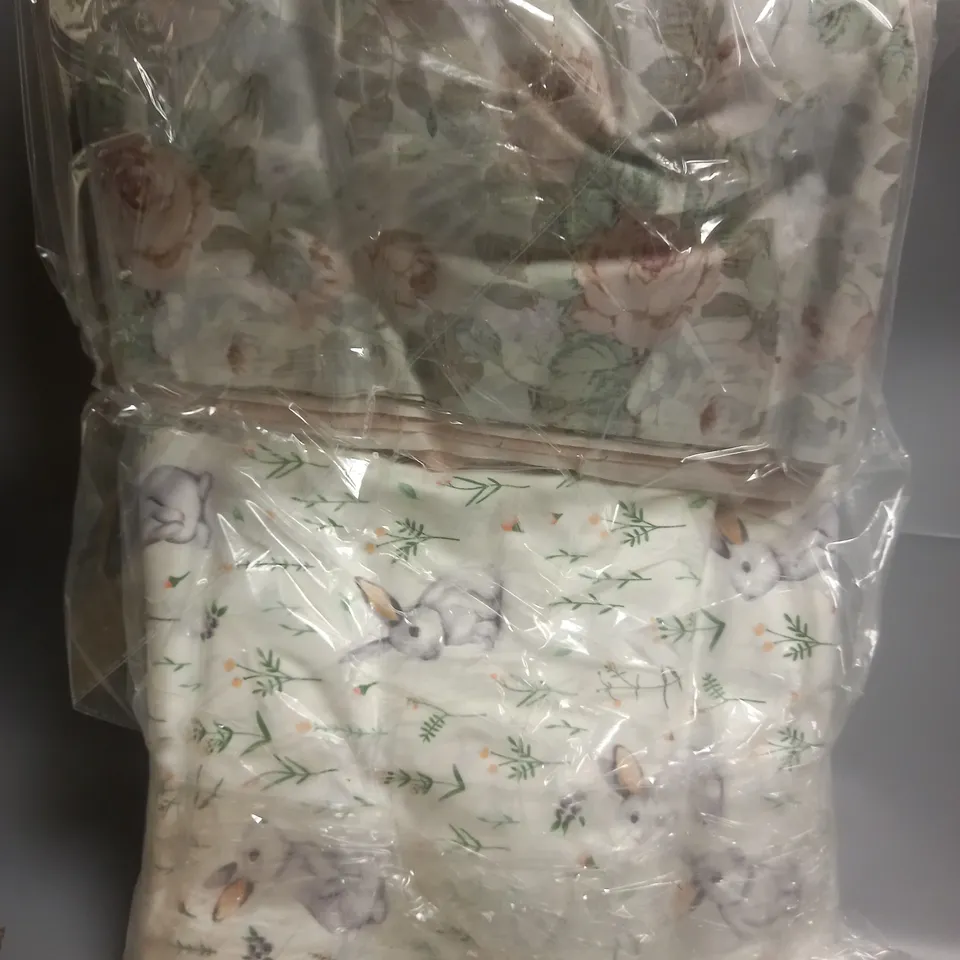 unbranded large sheets with teddy bear print - size unspecified