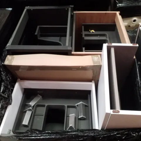 PALLET CONTAINING 4 ASSORTED VANITY UNIT BASES 