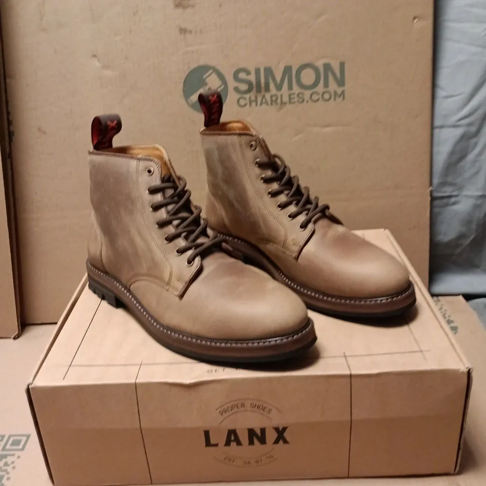 LANX SETTLE ACACIA DISTRESSED BOOTS – TAN LEATHER, LUG SOLE SIZE 9