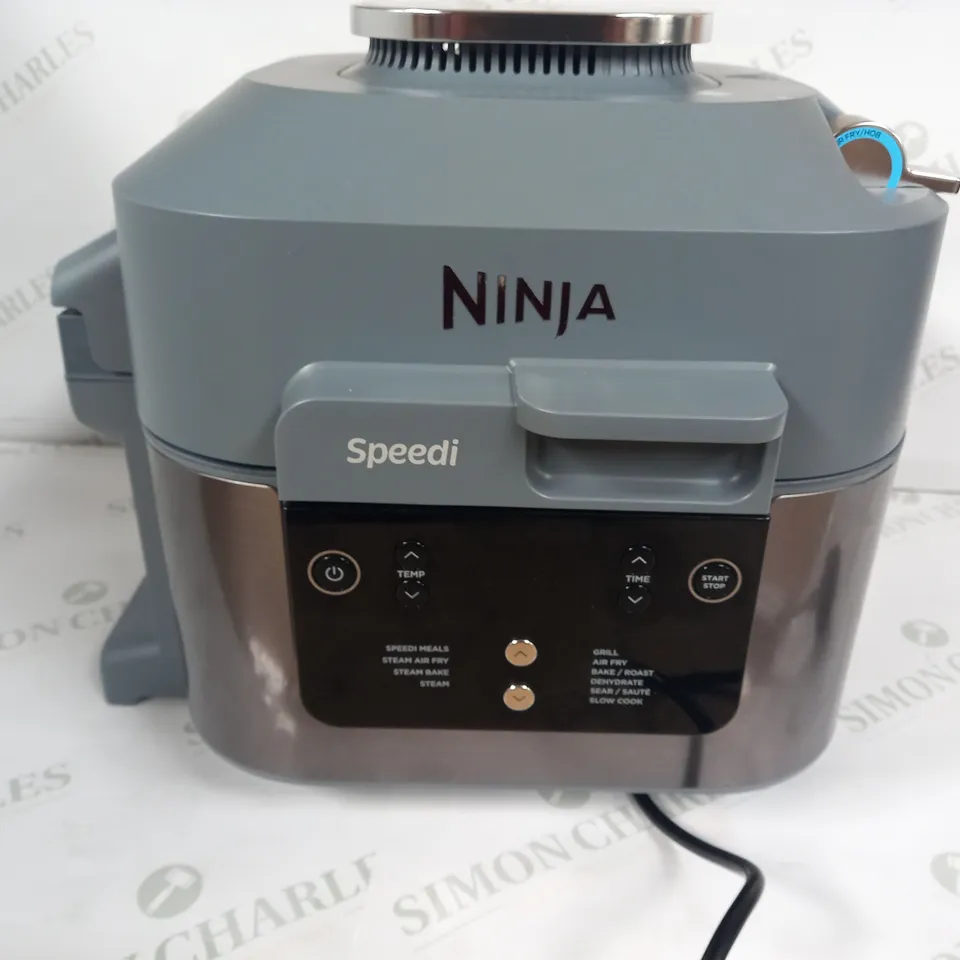 NINJA SPPEDI RAPID COOKER 