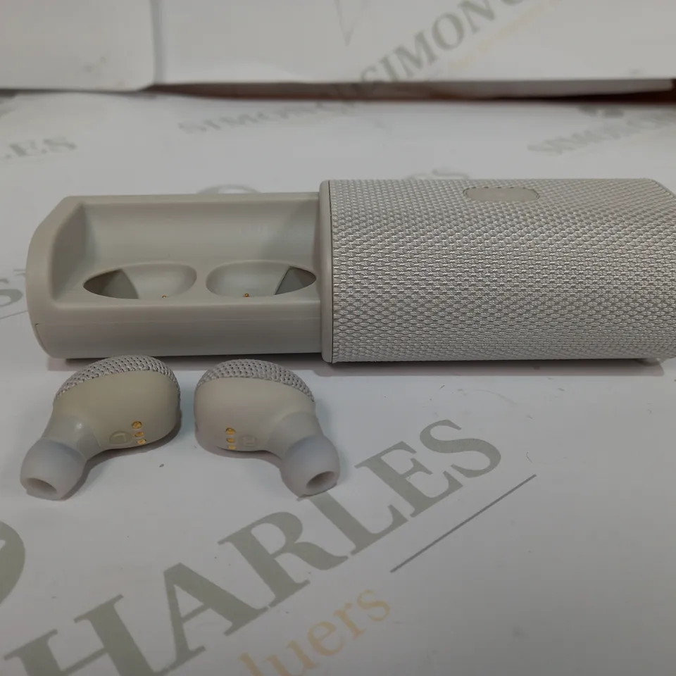 JQM ULTRA WIRELESS EARPHONES