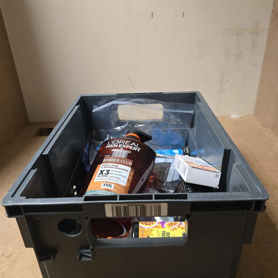 TOTE OF APPROXIMATELY 20 ASSORTED COSMETIC ITEMS TO INCLUDE LOREAL MEN EXPERT BARBER CLUB, GARNIER AMBRE SOLAIRE SPF50+, CERA VE, NYX, E.L.F ETC