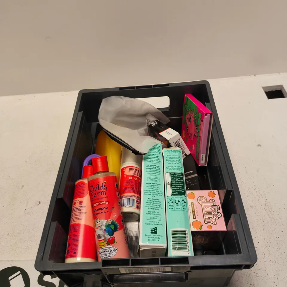 TOTE OF APPROXIMATELY 14 ASSORTED COSMETICS TO INCLUDE: SUPER LEAVES HAND SOAP 
