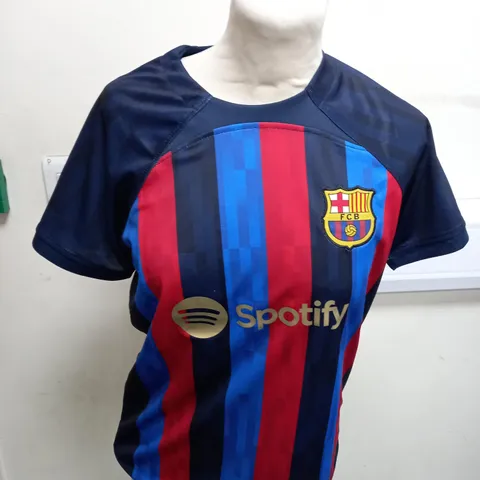 FC BARCALONA HOME KIT SIZE 28