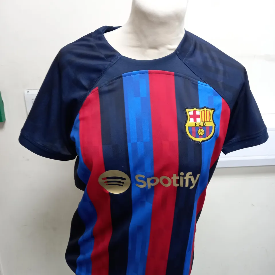 FC BARCALONA HOME KIT SIZE 28