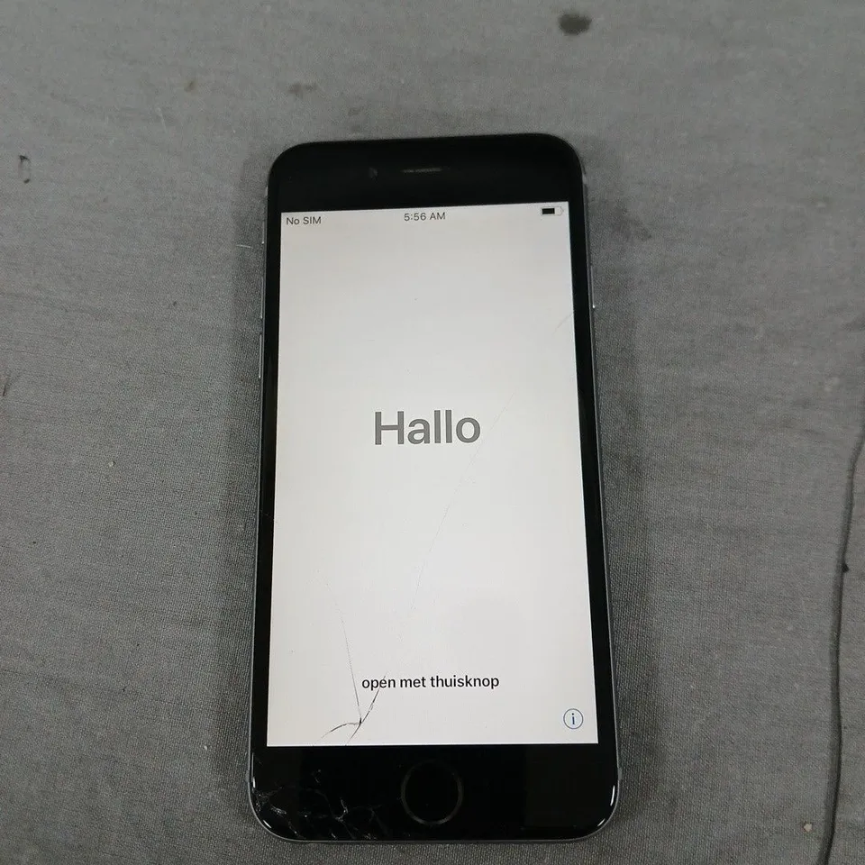 APPLE IPHONE 6 UNLOCKED – SPACE GREY, 16GB. CRACKED SCREEN