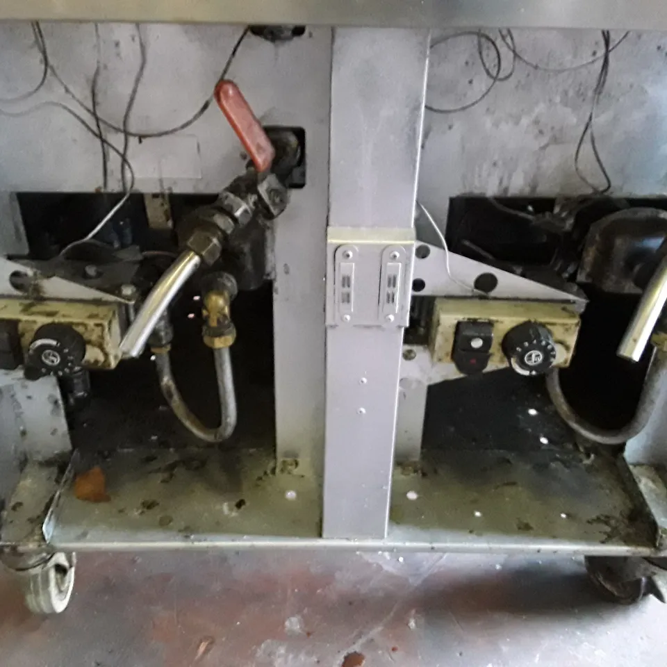 FALCON 350 GAS TWIN BASKET FRYER