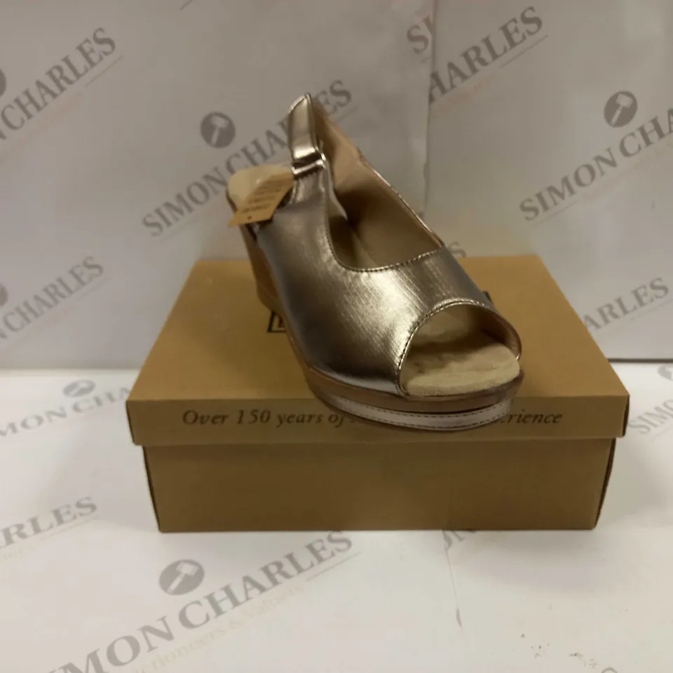 BOXED PAIR OF CUSHION WALK ONE TOUCH SNAKE WEDGE SHOES IN PEWTER - SIZE 6