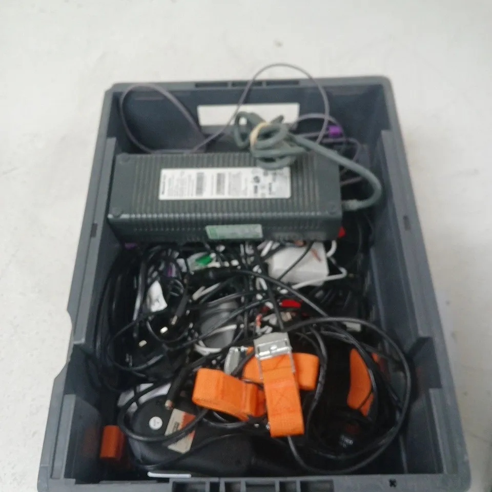 TOTE OF APPROXIMATELY 10 VARYING PLUGS AND CORDS