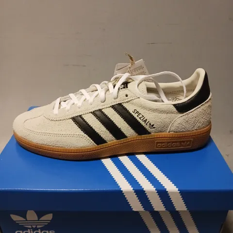 BOXED PAIR OF ADIDAS HANDBALL SPEZIAL ORIGINALS TRAINERS, CREAM/BLACK - UK SIZE 6.5