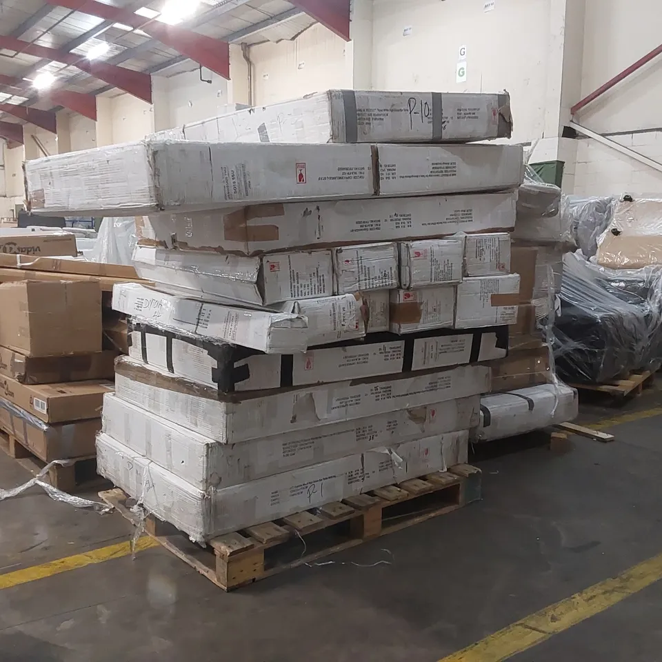 PALLET CONTAINING A LARGE QUANTITY OF ASSORTED DESIGNER FURNITURE PARTS