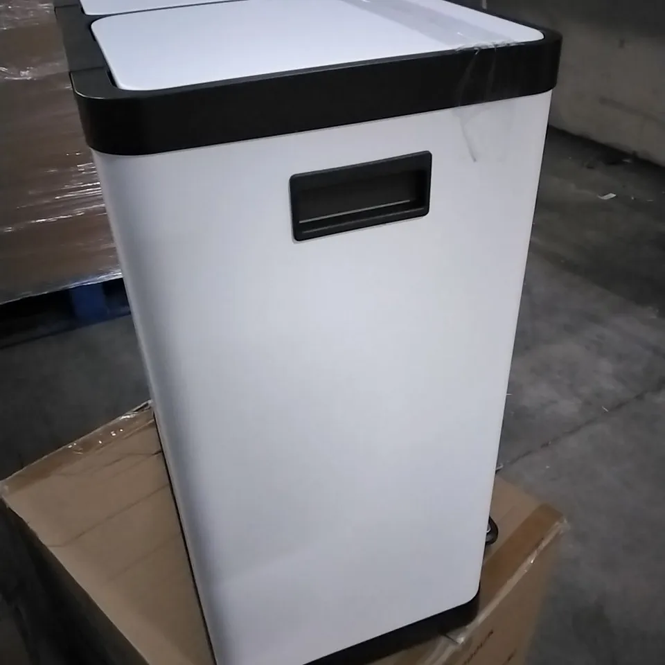 WHITE METAL 2-SECTION PEDAL BIN