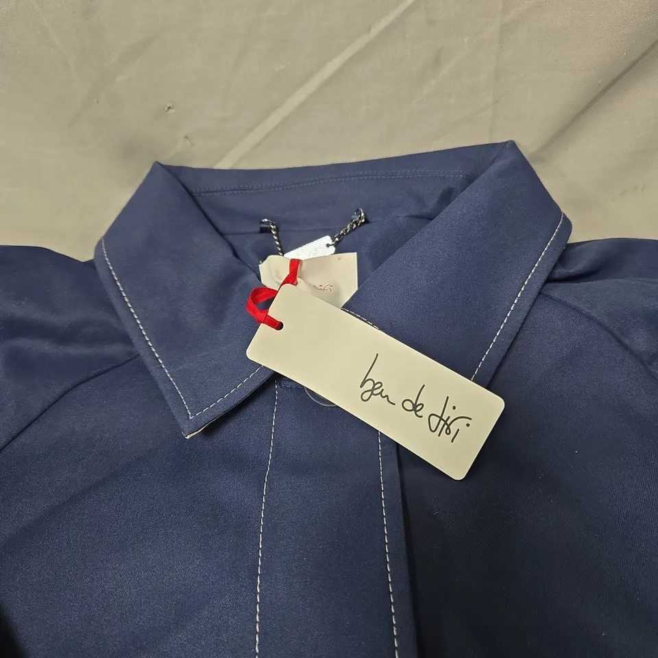 BEN DE LISI NAVY TRENCH COAT WITH WHITE CONTRAST TOPSTITCHING, WOMENS UK SIZE 20 – FRONT BUTTON FASTENING