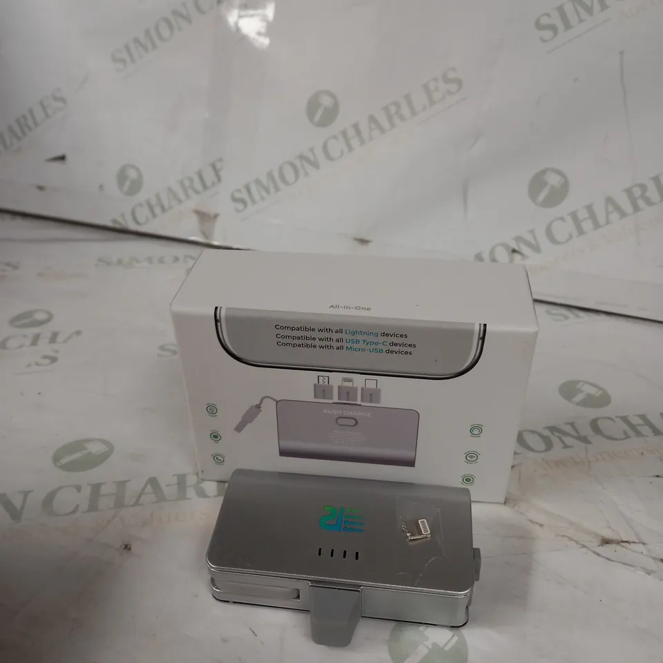 RUSH CHARGE UNIVERSE PORTABLE CHARGER