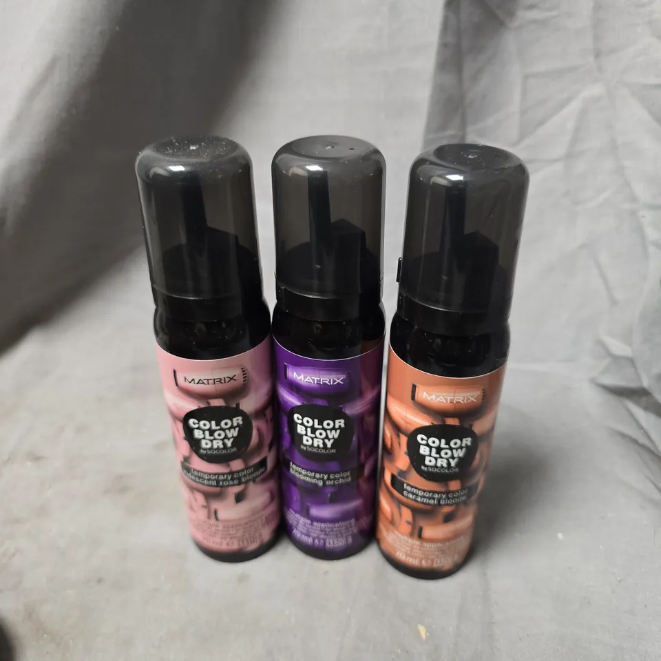 APPROXIMATELY 20 ASSORTED MATRIX BLOW DRY SPRAYS TO INCLUDE ROSE BLONDE, BLOOMING ORCHID, CARAMEL BLONDE, ETC - COLLECTION ONLY