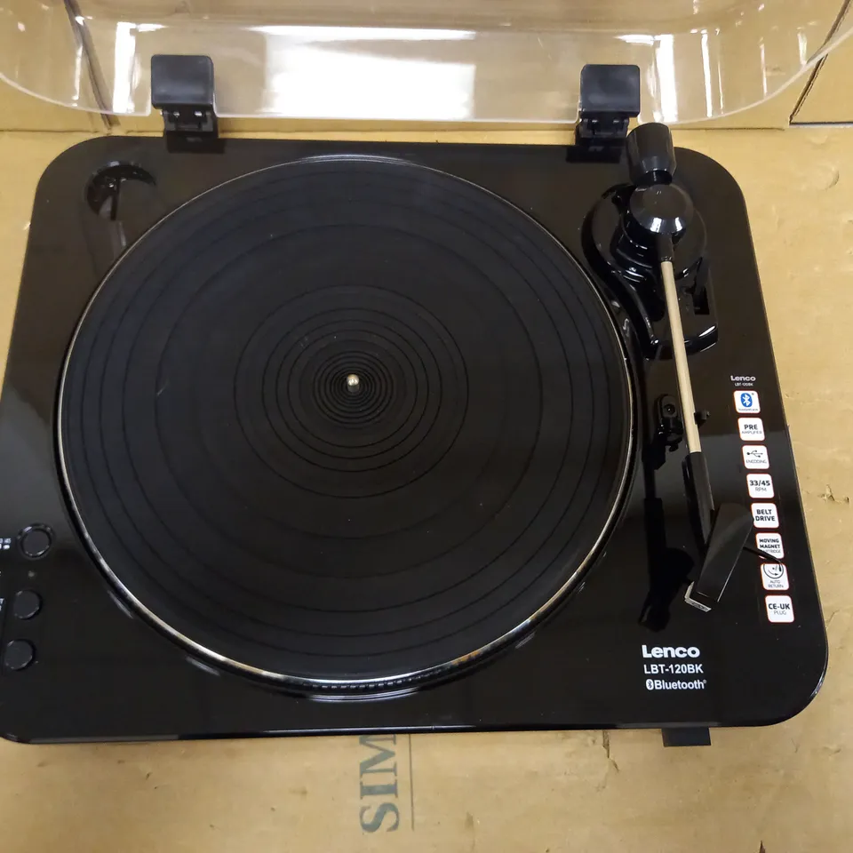 LENCO TURNTABLE AND SPEAKERS (X2)