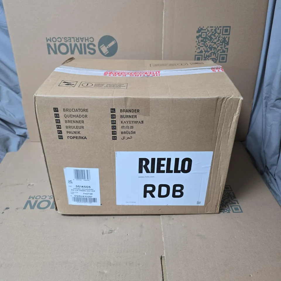 RIELLO KEROSENE BURNER WITH ACCESSORIES AND MANUAL BOXED