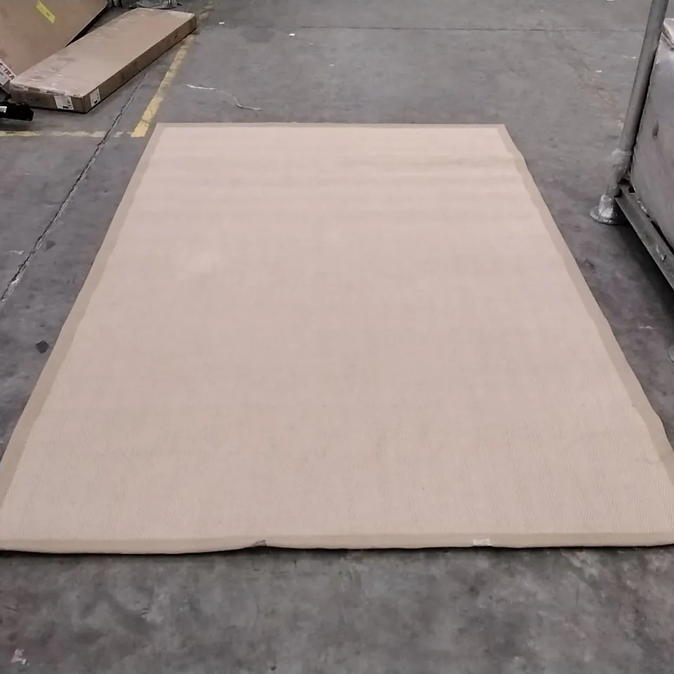 QUALITY DESIGNER AREA RUG - APPROXIMATELY 285 x 200cm