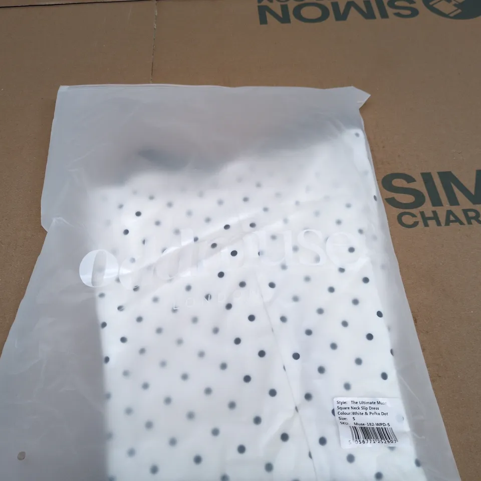BAGGED ODDMUSE THE ULTIMATE MUSE SQUARE NECK SLIP DRESS – WHITE & POLKA DOT, SIZE S
