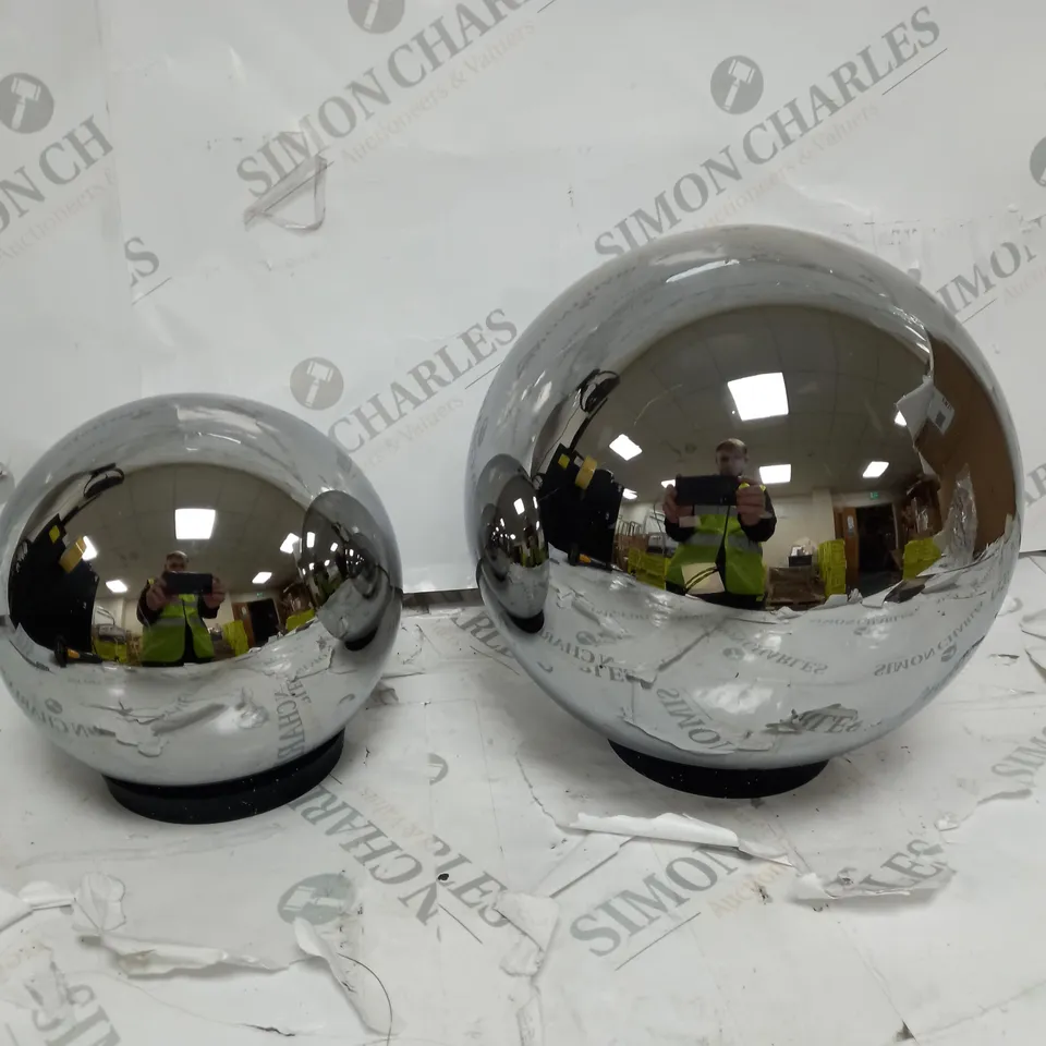BOXED KELLY HOPPEN SET OF 2 INDOOR OUTDOOR PRELIT GLASS DECOR, REFLECTIVE ORBS