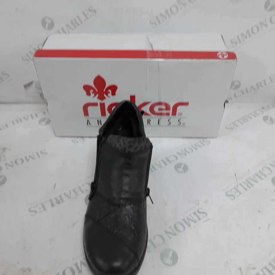 BOXED PAIR RIEKER LEATHER DOUBLE ZIP WATER RESISTANT BOOTS IN BLACK SIZE 6.5 