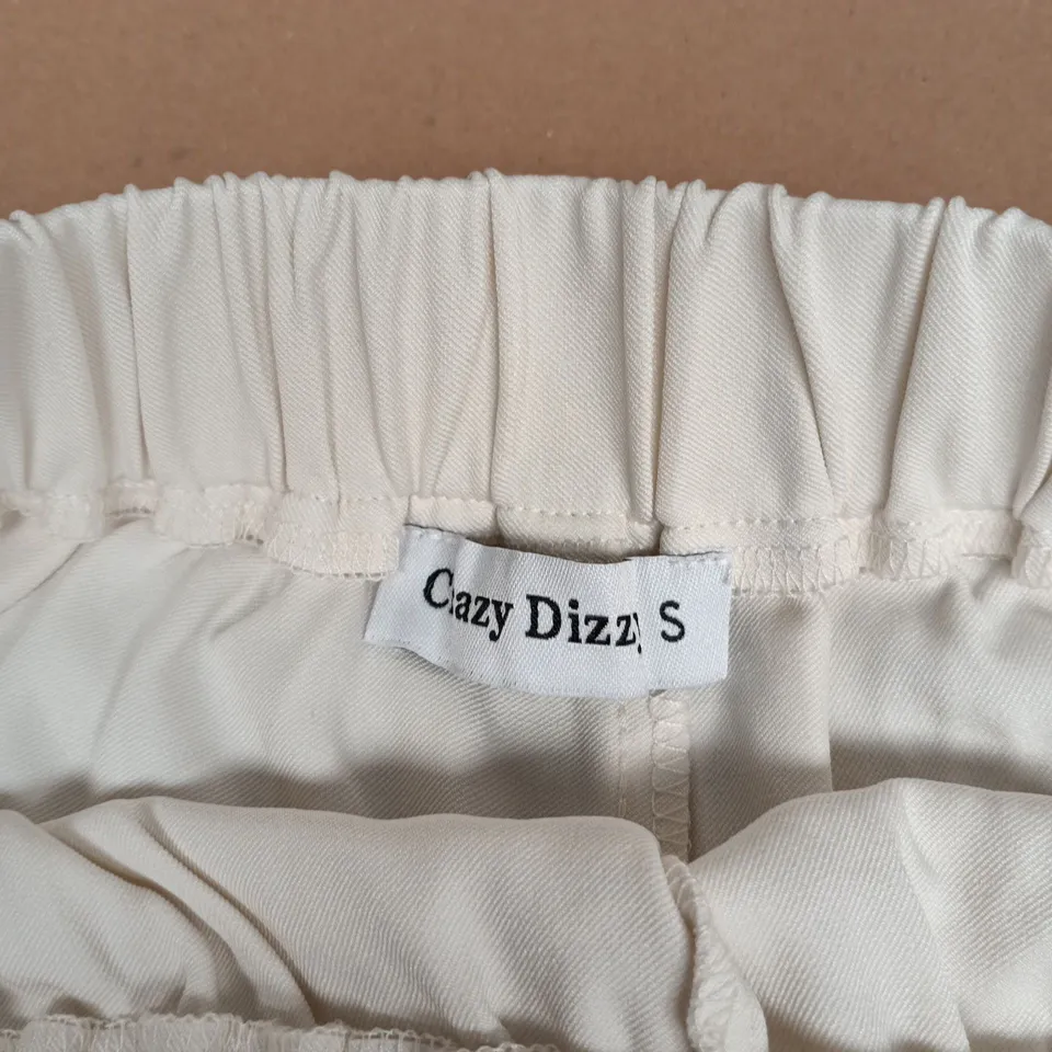 CRAZY DIZZY WHITE SHORTS – SIZE S