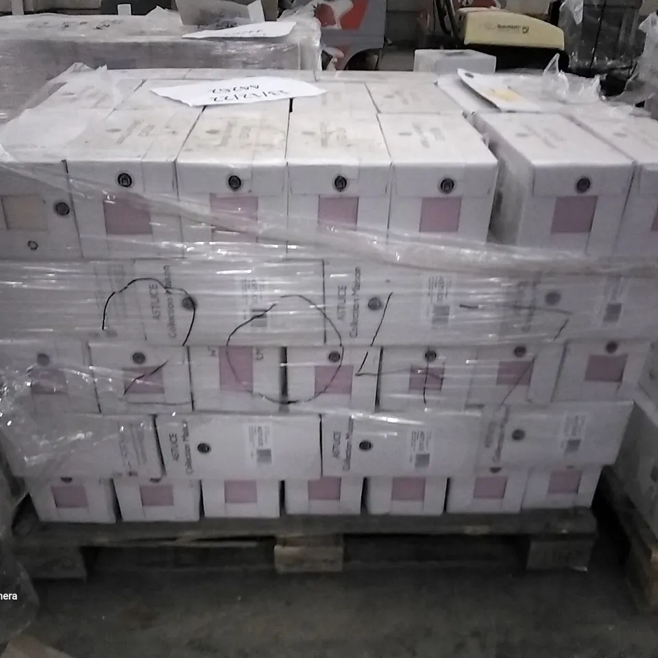 PALLET OF APPROXIMATELY 90 PACKS OF 44 BRAND NEW ASTUCE BRILLIANT VIOLET FIG 6 15×15CM TILES- EACH PACK COVERS APPROXIMATELY 1M² (TOTAL APPROX. 90M²)
