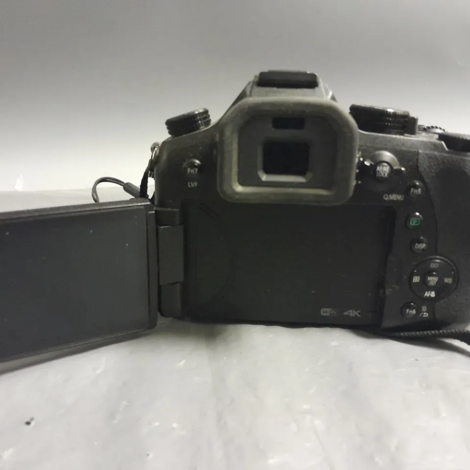 UNBOXED PANASONIX LUMIX DMS-FZ32000 CAMERA