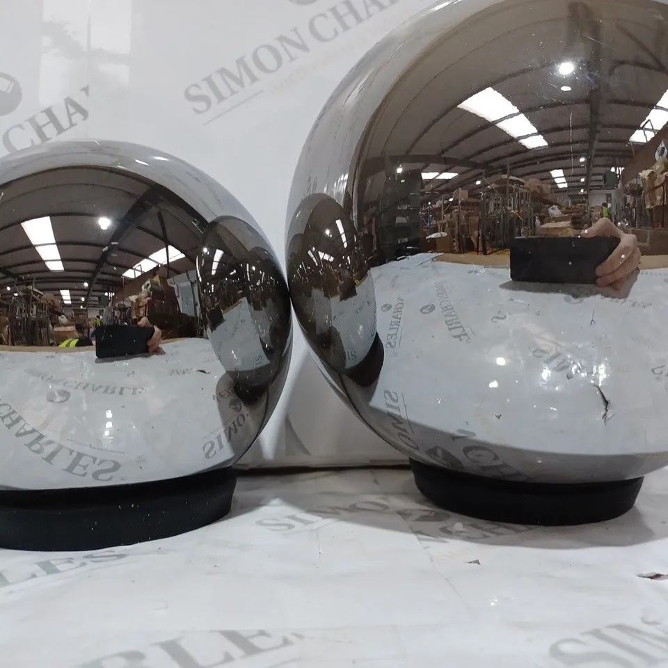 BOXED KELLY HOPPEN SET OF 2 INDOOR OUTDOOR PRELIT GLASS DECOR - REFLECTIVE ORBS