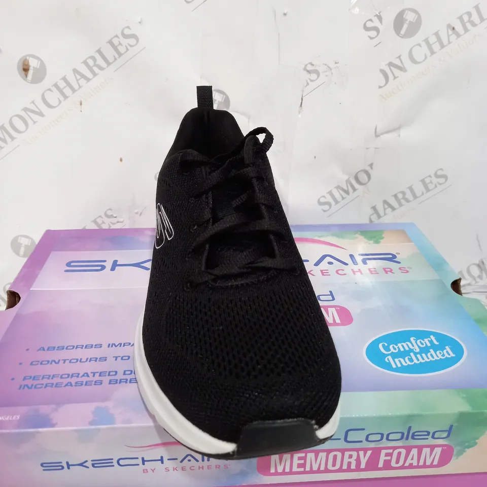 BOXED PAIR OF SKETCHERS AIR COOLED TRAINERS IN BLACK SIZE 6