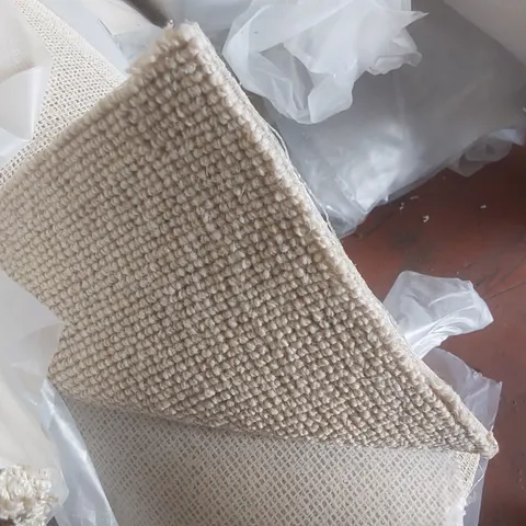 ROLL OF QUALITY TUDOR CO-ORDINATES LINEN CARPET - APPROXIMATELY 2 x 5m
