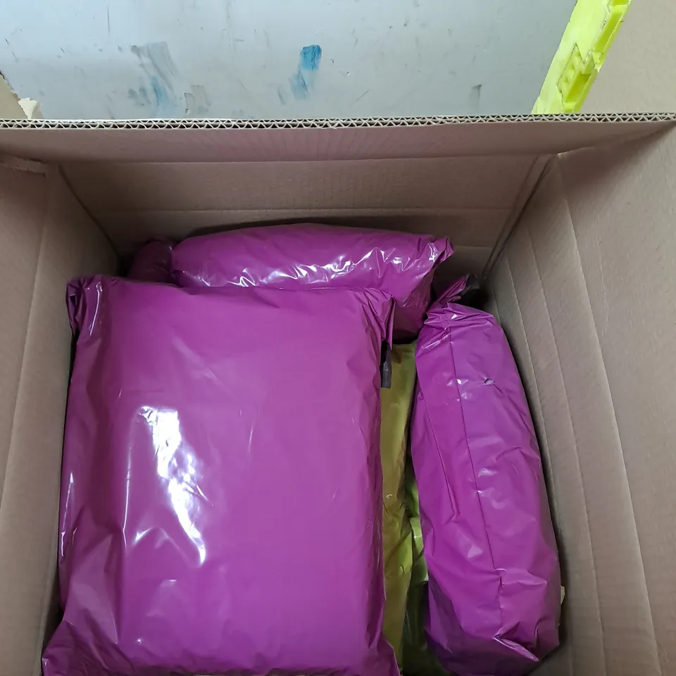 BOX OF APPROXIMATELY 7 BABY BLANKETS - PINK POLKA DOTS