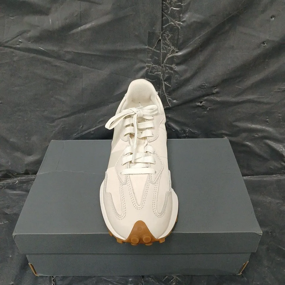 BOXED PAIR OF NEW BALANCE WOMENS 327 CREAM UK 6V